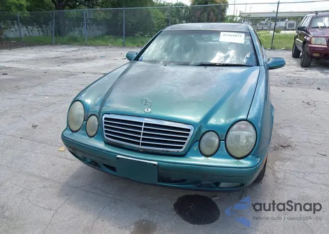 1998 Mercedes-Benz Clk 320 из США, поврежденный, VIN WDBLJ65G6WF038243